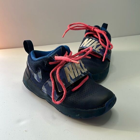 Nike Team Hustle Mid Sneakers - Picture 1 of 7